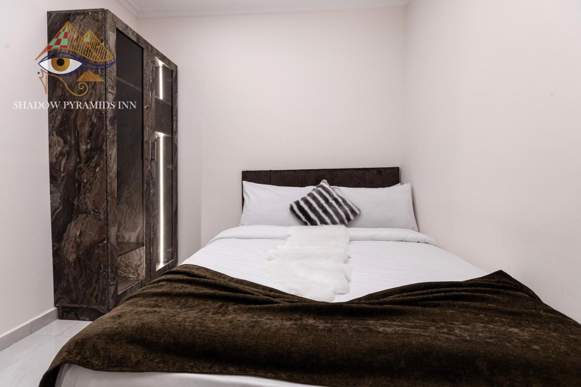 Shadow Pyramids Suites And Jacuzzi Kafret el-Gabal المظهر الخارجي الصورة