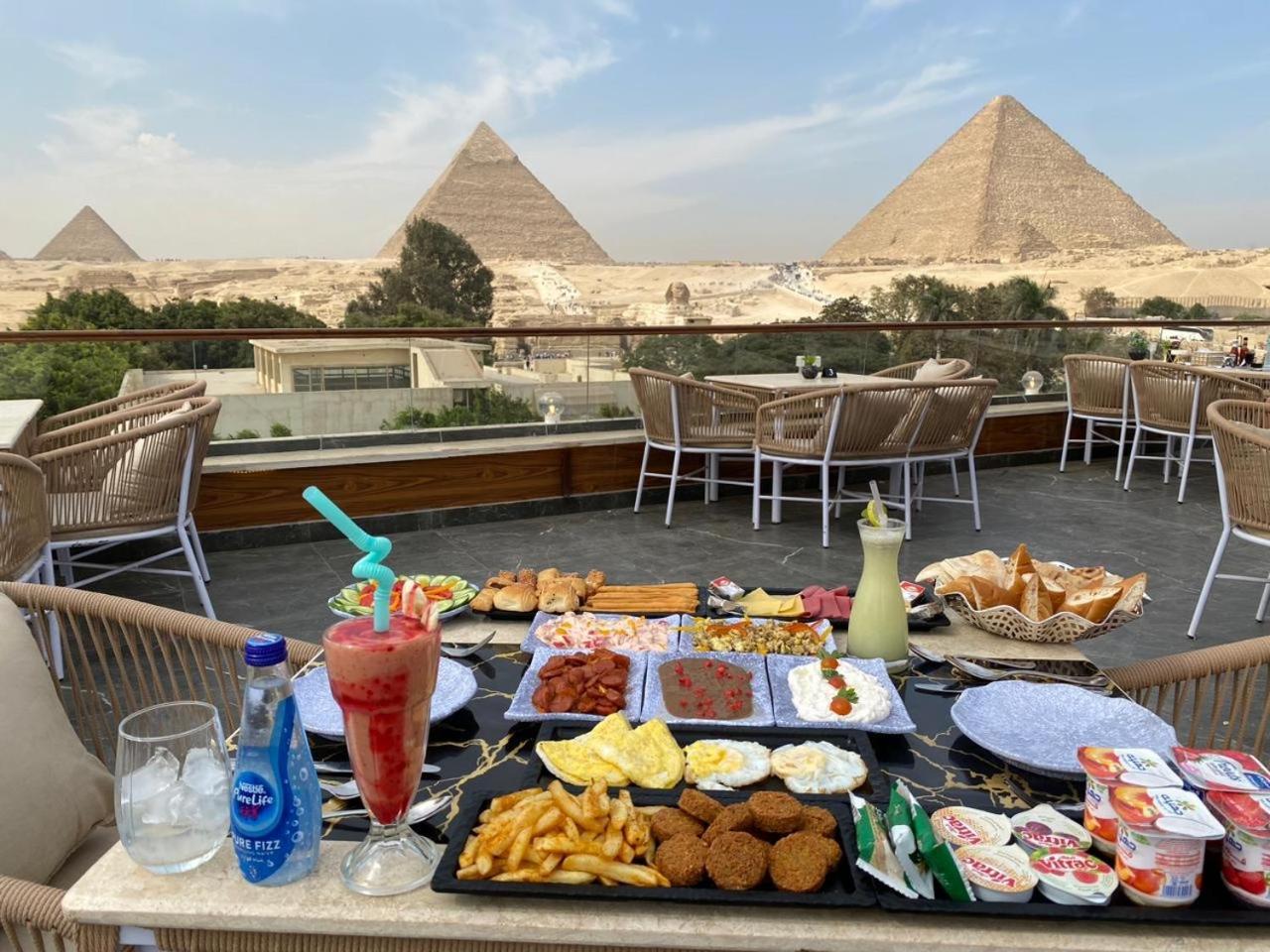 Shadow Pyramids Suites And Jacuzzi Kafret el-Gabal المظهر الخارجي الصورة